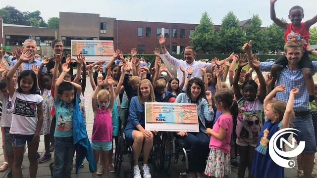 Sponsortocht (W)Onderwijs cheques voor 'To Walk Again' en 'Broederlijk Delen'