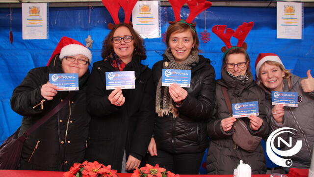 Gezellige drukte op kerstmarkt ondanks grijs weer (1)
