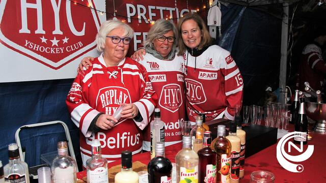 Kerstmarkt borrelt over van Santa Claus-fun (2)