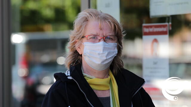 Mien Van Olmen  : 'Vrijdagmarkt succes, mondmasker verplicht, ook op zondagmarkt'