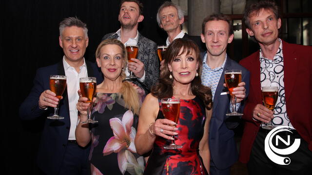 Feestelijke voorstelling van 'De Schaar erin' van De Komedie Compagnie
