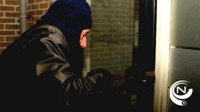Inbrekers stelen geldlades en kluis bij bakker Teunis in Poederlee 