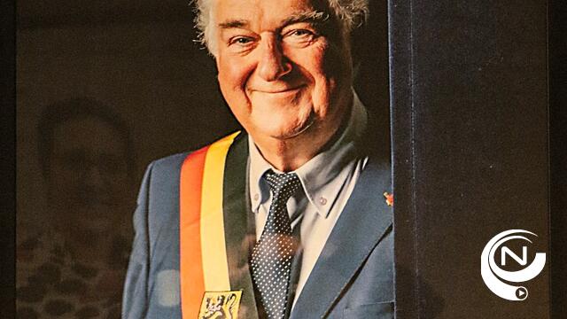 Jan Michielsen krijgt staatsieportret in 'eregalerij van burgemeesters' : 'In één legislatuur 4 keer de eed afgelegd'