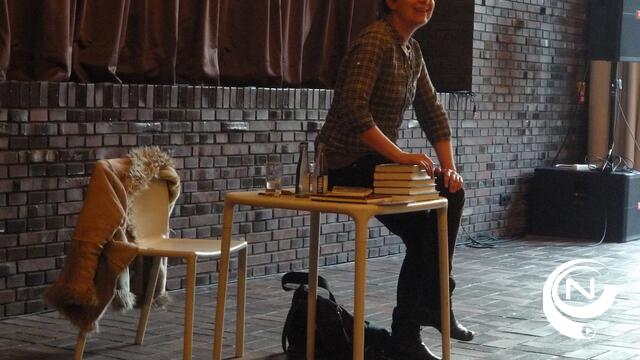 Neos : lezing door schrijfster Katie Velghe