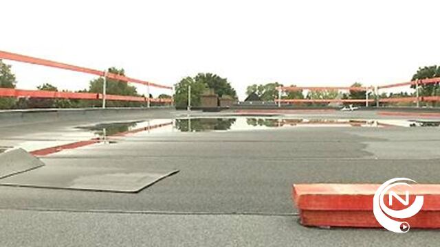 Aannemer knoeit met daken in wijk Koninkrijk, waterinsijpeling in 10-tal woningen 