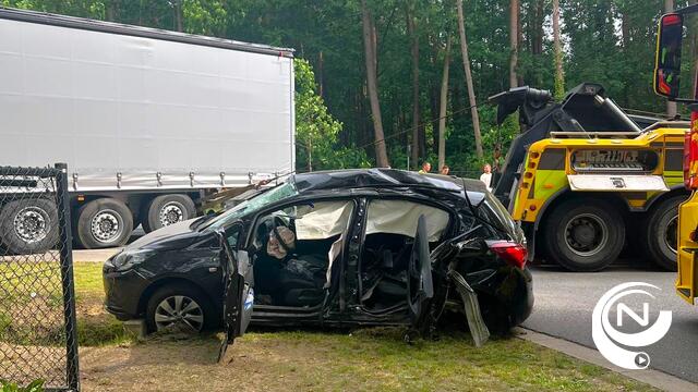 Zwaar ongeval met 3 auto's en vrachtwagen op Lierse Steenweg (N13) Bouwel : 2 gewonden