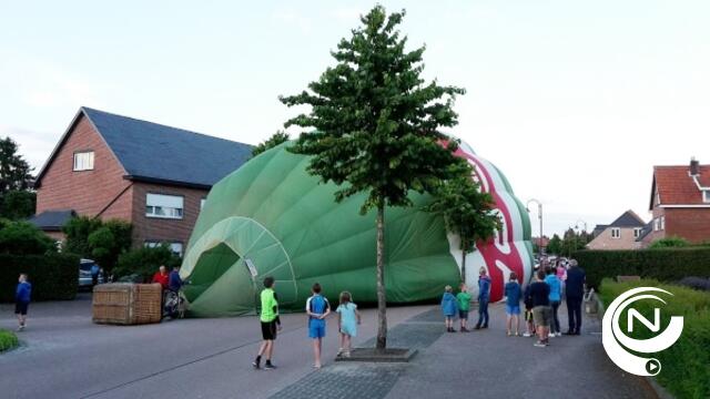 Warmeluchtballon landt in midden kruispunt Geel-Bel 