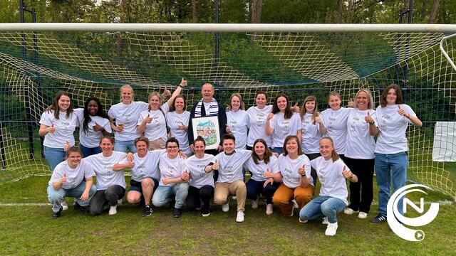 Kampioenenteam Dames Blauwvoet Oevel neemt afscheid van succescoach  Patrick Haesendonckx (60) : "Patje is van os!"