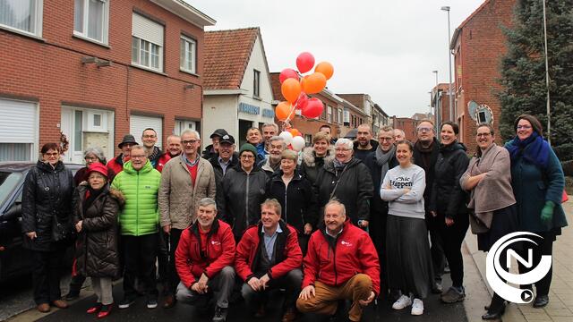 'Feestelijke opening' Markgravenstraat : slechts 10-tal bewoners komt vieren