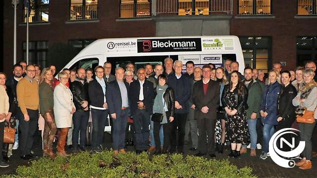Marianne Verhaert : 'Lokale ondernemers schenken mindermobiele bus aan Lokaal bestuur Grobbendonk : trots'