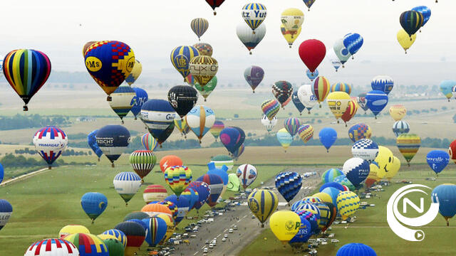 Nieuw record: 456 luchtballonnen tegelijk de lucht in, mét Olenaar Bart