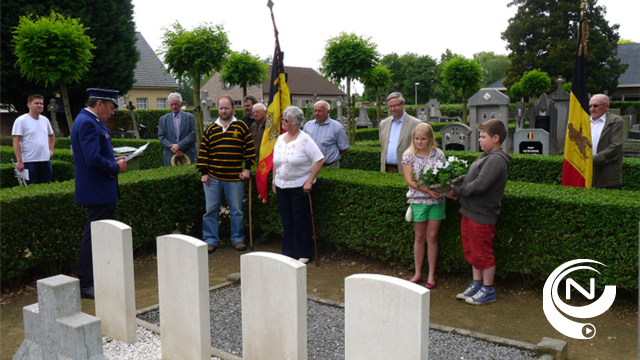 Engels eerbetoon aan gesneuvelde vliegenier op kerkhof Morkhoven 