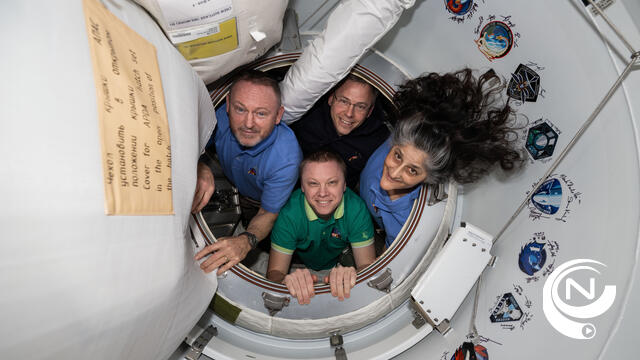NASA : beelden tonen hoe ruimtetuig met 'gestrande' astronauten in zee landt