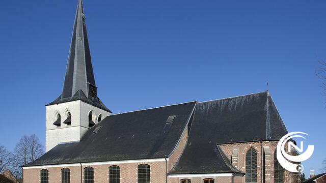 Offerblokdieven in Sint-Martinuskerk Olen-centrum : 6 hangertjes in edelmetaal gestolen en cash geld