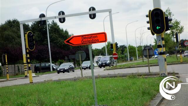 Infrabel : tweetalige verkeersborden op Ringlaan Herentals 