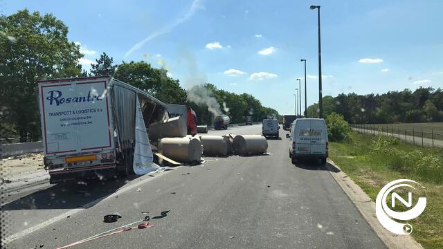  E34 in beide richtingen afgesloten in Mol-Postel door brandende tankwagen : 1 dode - UPDATE