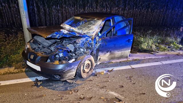 Frontale botsing bestelwagen en betonmixer op Poederleeseweg : 2 gewonden