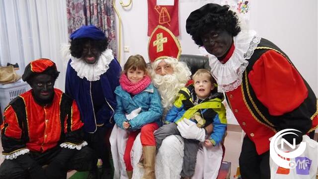 Sint en zwarte pieten bezoeken WZC Bremdael 