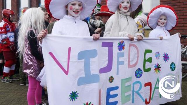 Kleurrijke carnavalstoet leerlingen (W)Onderwijs kOsh - foto's