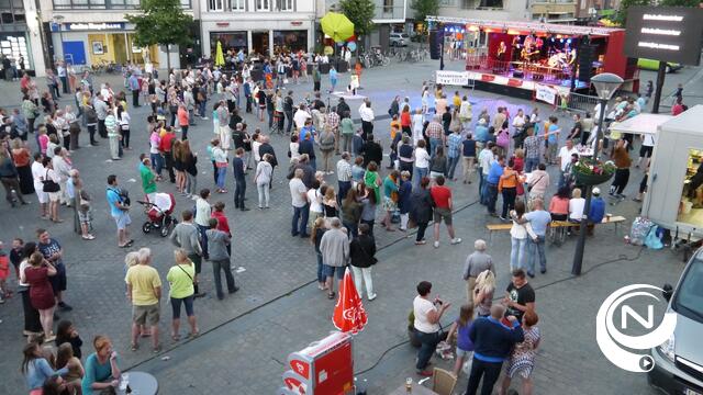 Braderij : meezingmedley lokt weinig fans naar Grote Markt