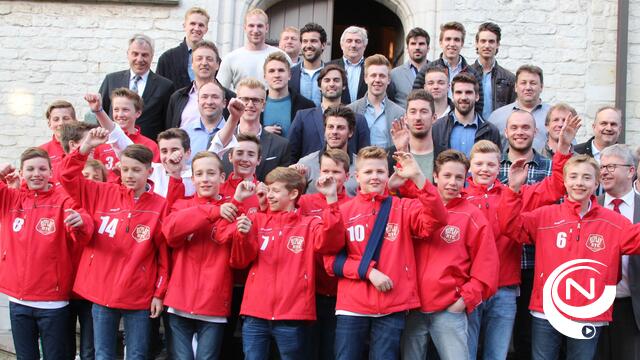 HYC Replay kleurt Lakenhal rood-wit bij oververdiende huldiging