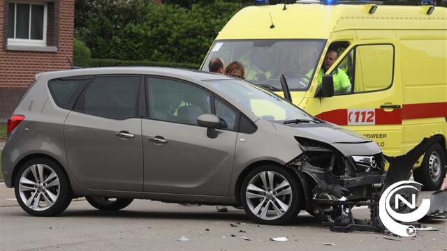 2 gewonden bij botsing aan café Vissershuis in Zammel Geel 