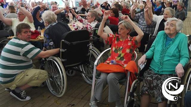 Replay verwelkomt 100 bewoners WZC St.-Anna op festivalterrein