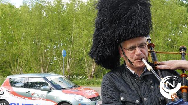 Minister-president Kris Peeters speelt doedelzak in Herentals (2)