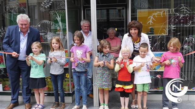 Beeldende kunst in voormalige parfumeriewinkel Janssens  Zandstraat