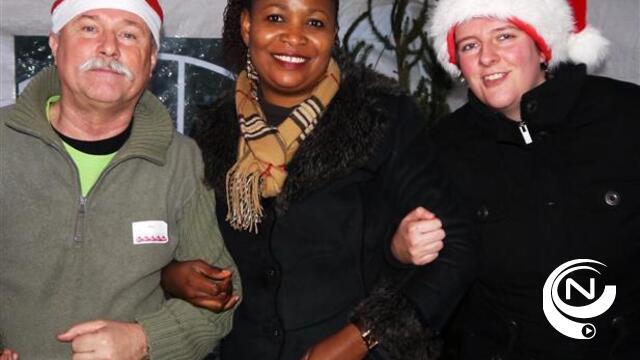 Veel volk op gezellige kerstmarkt in WZC Bremdael
