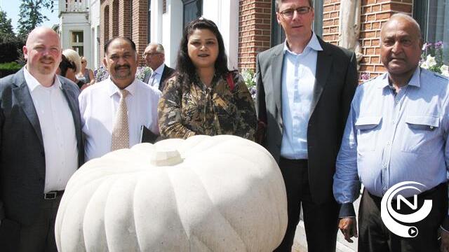 Burgemeester Kennes ontvangt delegatie vervolgde christenen uit Pakistan