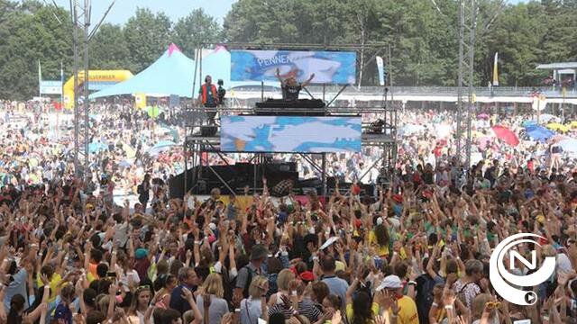 Pennenzakkenrock geeft leerlingen eerste digitaal festival
