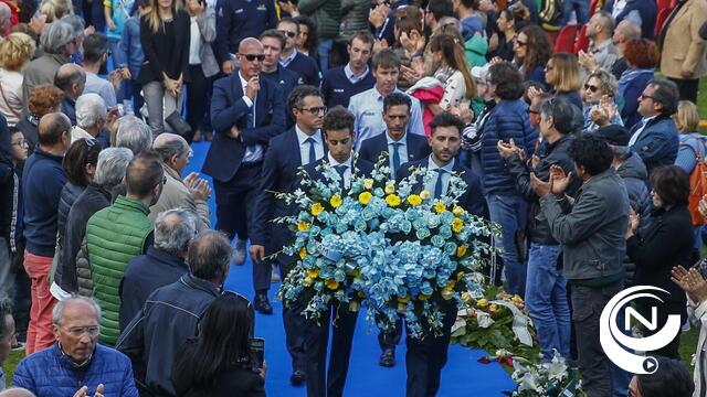 Wielerfans en profrenners nemen massaal en ingetogen afscheid van Michele Scarponi