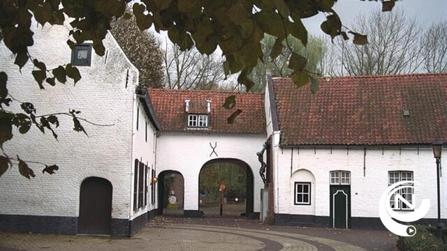 Bezoek de norbertijnenabdij in Postel in juli en augustus met een gids