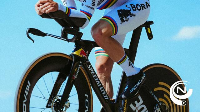 Buitenaardse Remco Evenepoel is baas boven baas in de tijdrit, enkel gele trui Tadej Pogacar mag mee op de foto