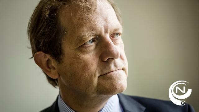 Rik Torfs wordt Ridder in de Orde van de Zwaan 