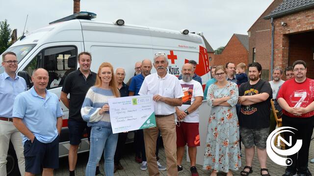 Eenheid Herenthout schenkt opbrengst kledinginzamelactie aan Rode Kruis Herenthout