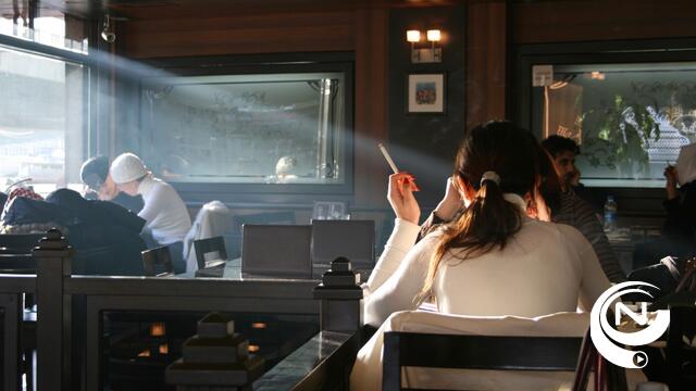 Politie Neteland controleert op rookverbod in cafés