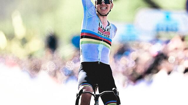 Tadej Pogacar rijdt nu ook in Ronde van Vlaanderen de eregalerij binnen met 3e recordzege
