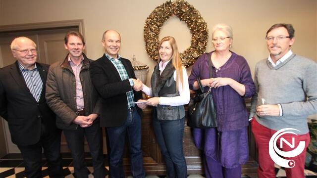 Rotary Club Herentals schenkt cheque aan Rode Kruis Herentals en Den Dorpel