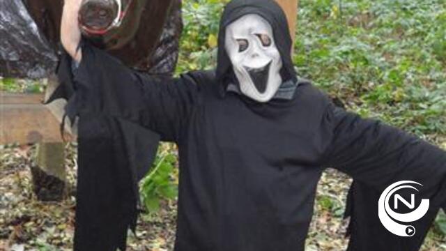200 wandelaars genieten van Halloween Wandelzoektocht in Averegten