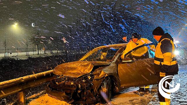 Sneeuw en ijzel zorgen voor ongevallen op Kempense wegen : geen gewonden, veel blikschade - extra foto's
