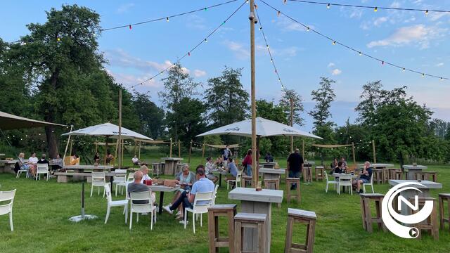 EK voetbal op groot scherm in Hof van Riemen
