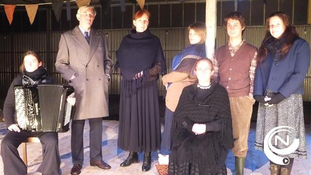 Theaterspektakel op locatie in loods militair domein