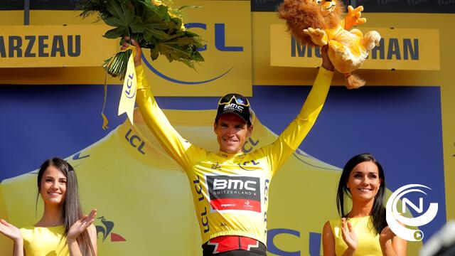 Van Avermaet blijft in het geel na ritwinst van Gaviria - foto's