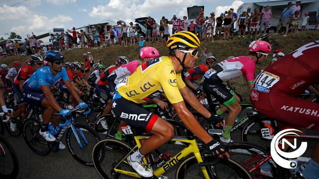 Greipel en Gaviria teruggezet na akkefietje tijdens massaspurt, Van Avermaet behoudt gele trui