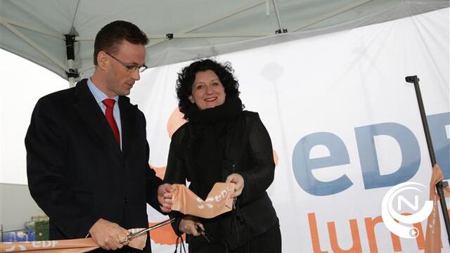 Minister Turtelboom huldigt 6 windturbines in op Lammerdries 