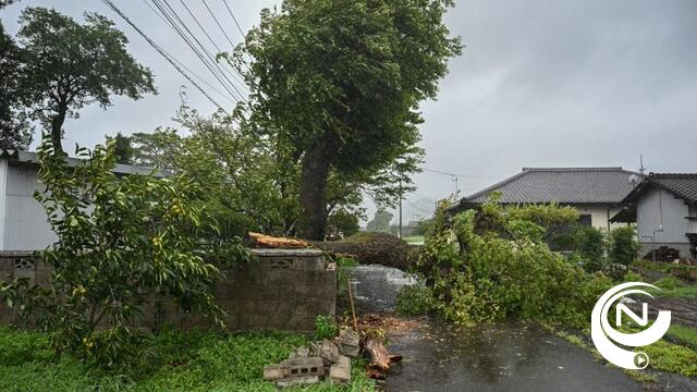 Tyfoon Shanshan - foto Japan News rr