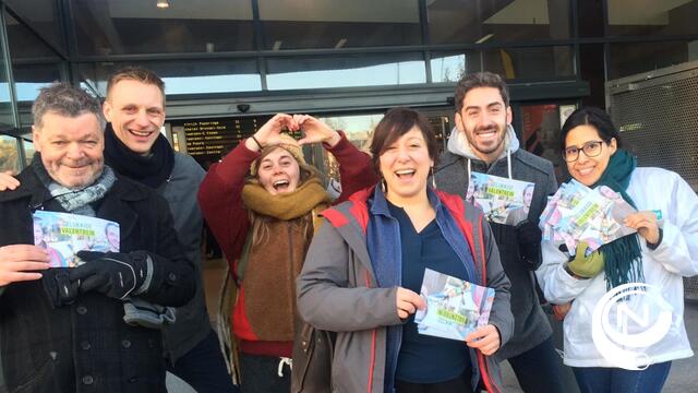 Groen bedankt treinreizigers op 'Valentrein'