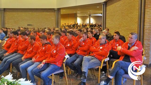 Ingetogen en emotioneel afscheid van Simon Verdonck (23)
